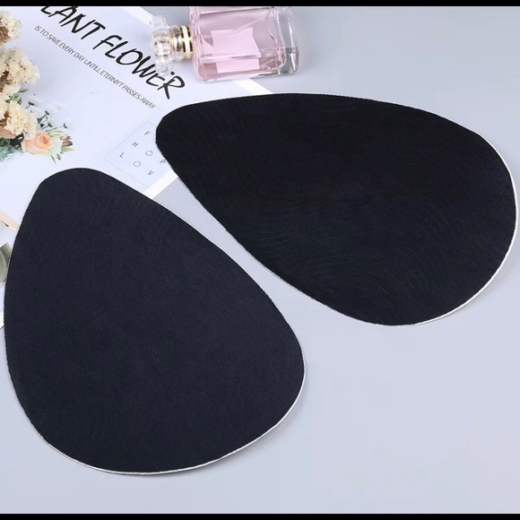 Boob lift Patches 2 Pair 🌸🌸 - Picture 3 of 5